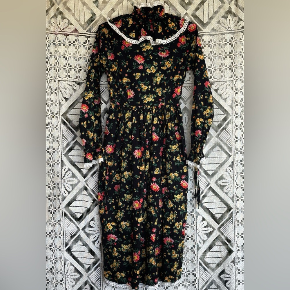 Batsheva x Laura Ashley black floral print dress - Picture 3 of 10